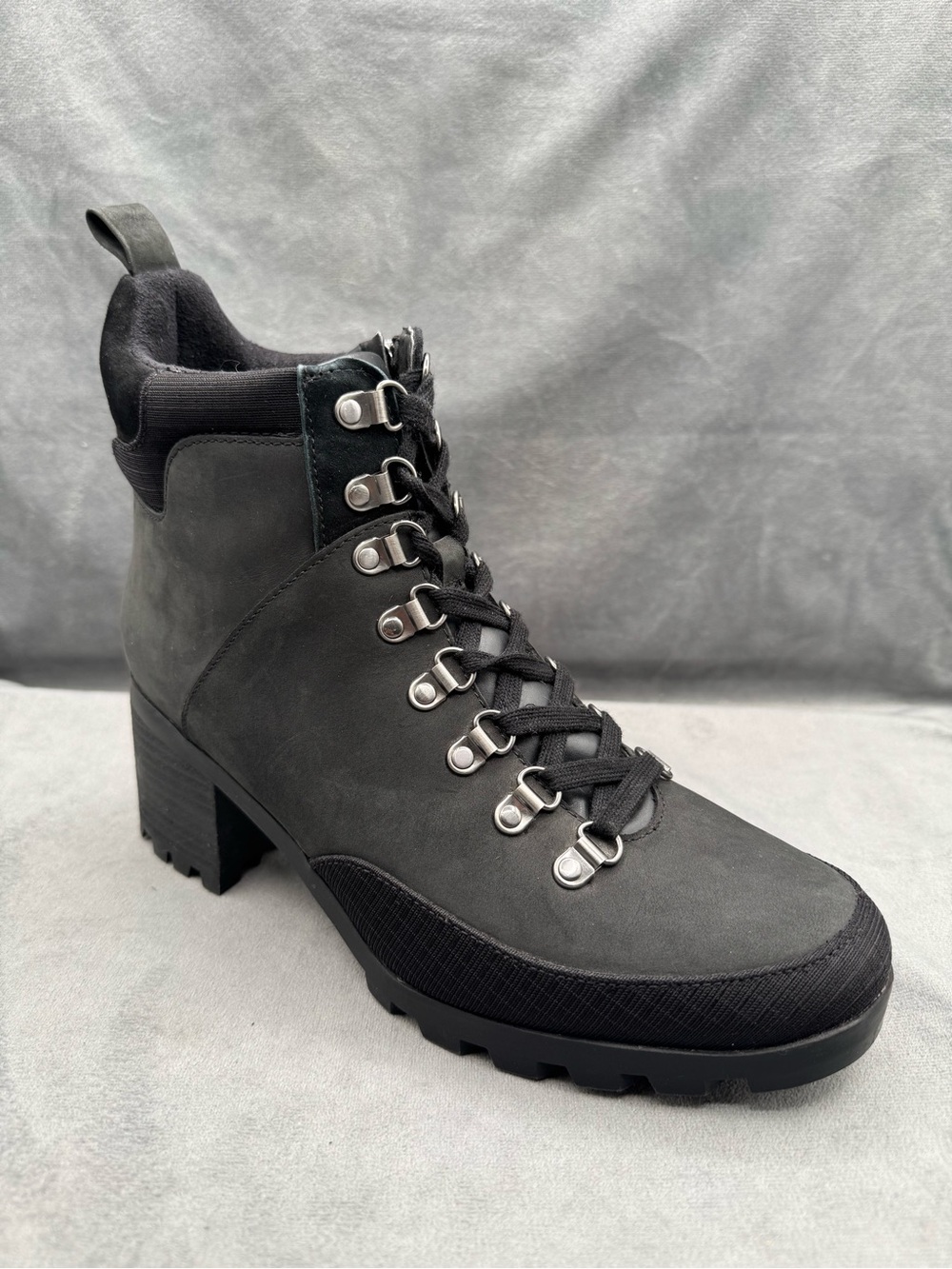 Vionic Spencer Lug Sole Boots Women’s Size 9 Black Leather D-Ring Combat